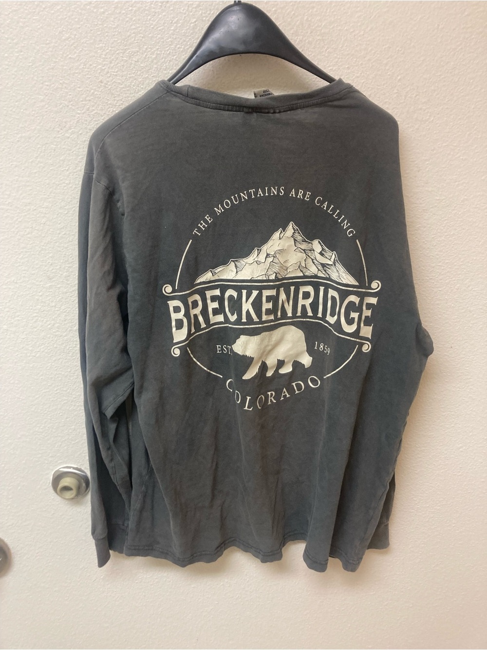 U. S. VINTAGE Breckenridge, Colorado Long Sleeved T Shirt (L)